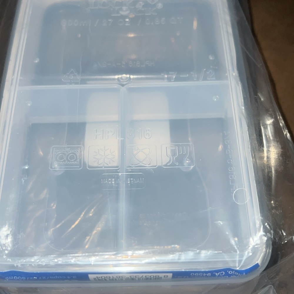 2 New LocknLock Food Storage Containers - Picture 2 of 9